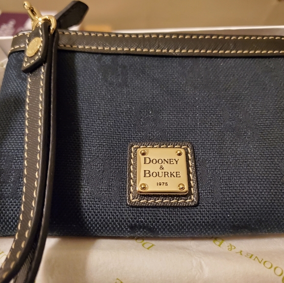 Dooney & Bourke Handbags - Dooney & Bourke Medium Wristlet